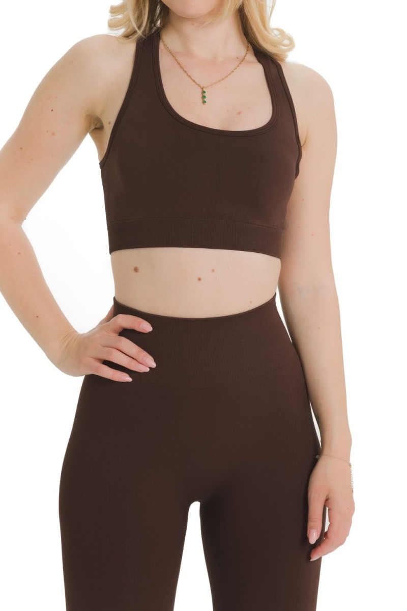 Bezszwowy top Lanuma Pure w brązowym kolorze łączy elegancki wygląd i wygodne dopasowanie. Miękki materiał seamless pięknie dopasowuje się do sylwetki i zapewnia maksymalny komfort.