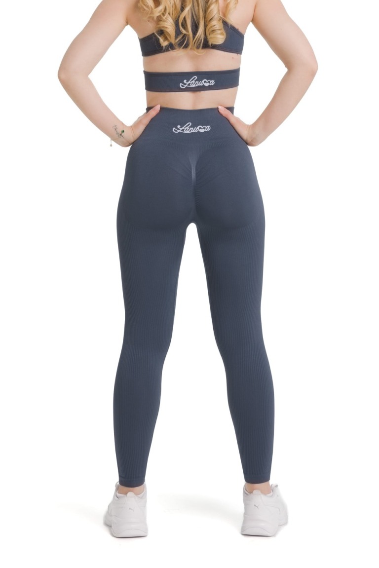 Lanuma Luxe bešavne tajice u cielo boji s visokim strukom i push-up efektom. Mekani seamless materijal savršeno se prilagođava tijelu i pruža maksimalnu udobnost.