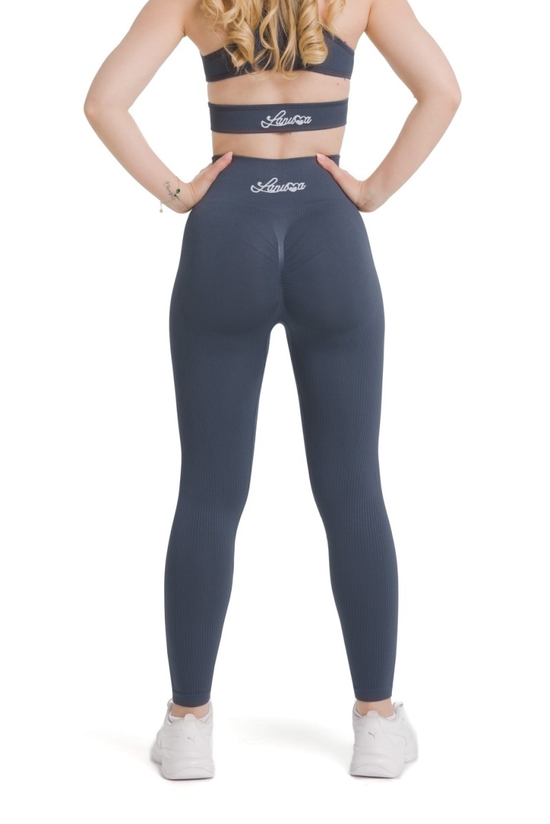Lanuma Luxe bešavne tajice u cielo boji s visokim strukom i push-up efektom. Mekani seamless materijal savršeno se prilagođava tijelu i pruža maksimalnu udobnost.