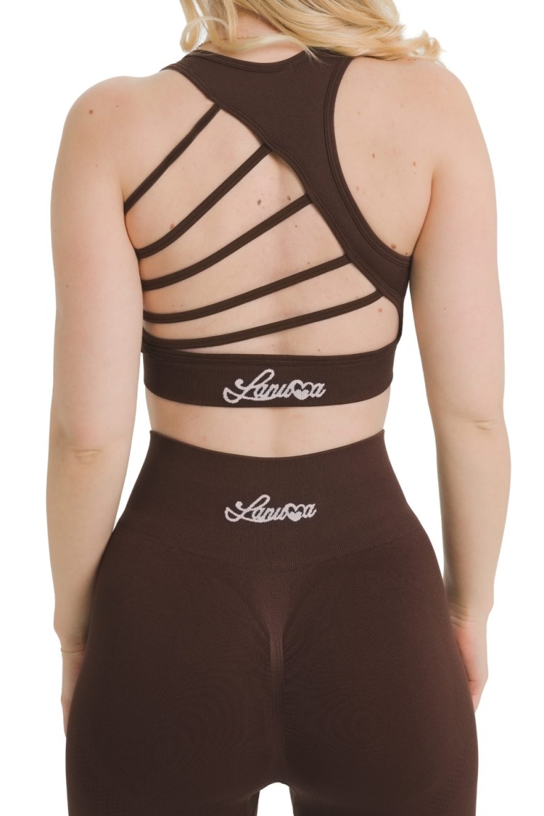 Lanuma Pure bešavni top u smeđoj boji spaja elegantan izgled i udobno pristajanje. Mekani seamless materijal lijepo se prilagođava tijelu i pruža maksimalnu udobnost.