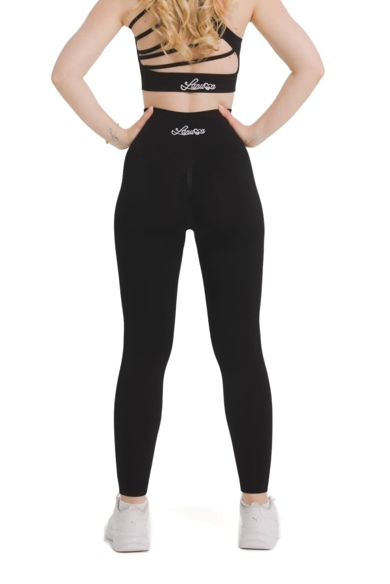 Lanuma Pure brezšivne pajkice v črni barvi z visokim pasom in push-up učinkom. Raztegljiv seamless material zagotavlja udobno prileganje in lepo poudari postavo.