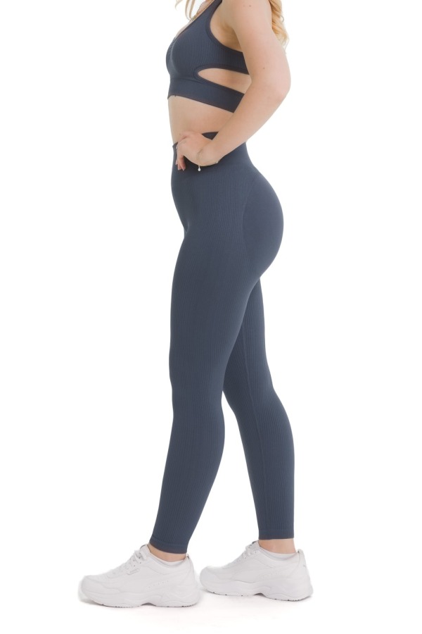 Lanuma Luxe bezešvé legíny v barvě cielo s vysokým pasem a push-up efektem. Měkký seamless materiál se dokonale přizpůsobí tělu a poskytuje maximální pohodlí. Lanuma Luxe bezešvé legíny v barvě cielo s vysokým pasem a push-up efektem. Měkký seamless materiál se dokonale přizpůsobí tělu a poskytuje maximální pohodlí.