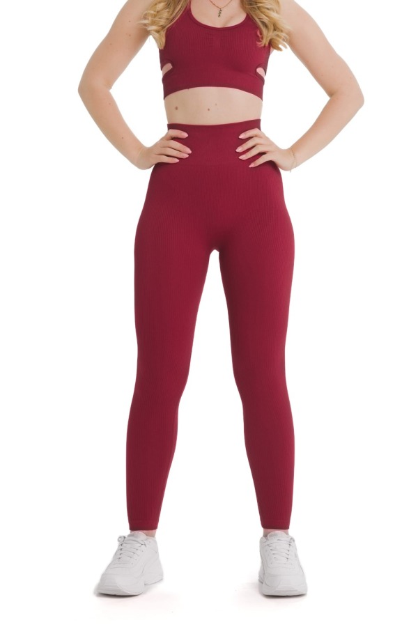 Lanuma Luxe bezešvé legíny v červené barvě s vysokým pasem a push-up efektem. Elastický seamless materiál krásně zvýrazní postavu a poskytuje celodenní pohodlí. Lanuma Luxe bezešvé legíny v červené barvě s vysokým pasem a push-up efektem. Elastický seamless materiál krásně zvýrazní postavu a poskytuje celodenní pohodlí.