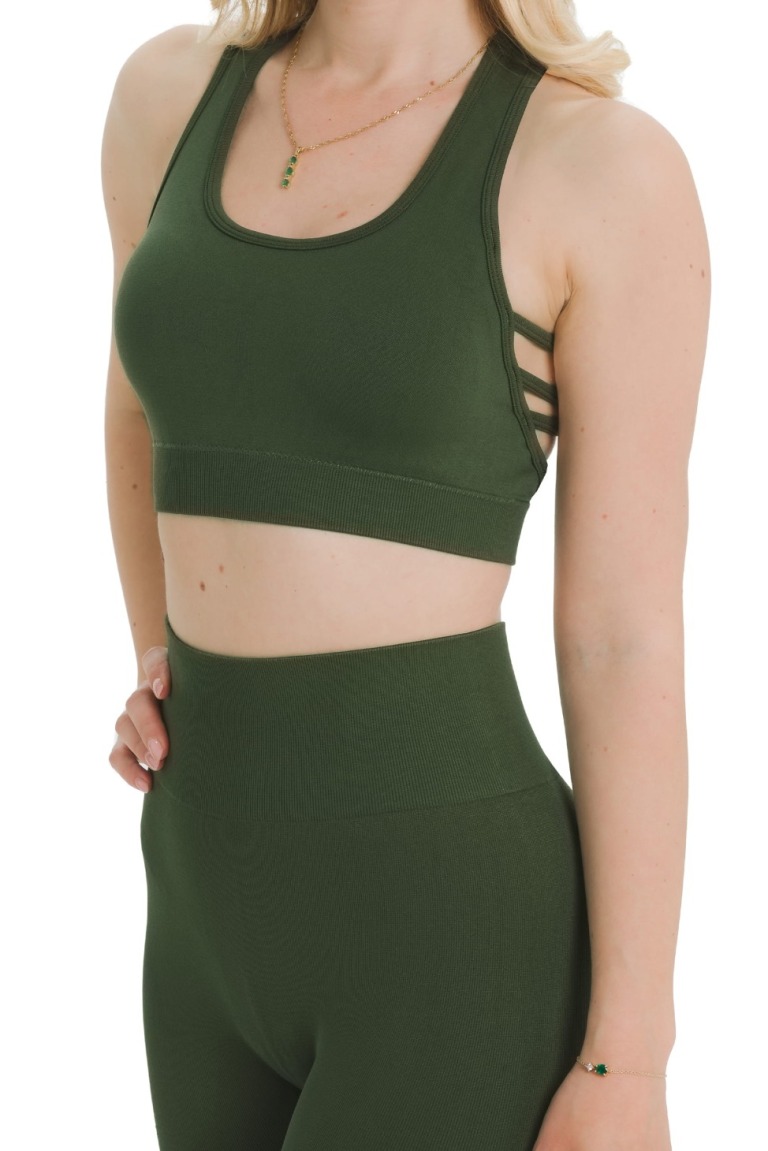 Lanuma Pure bezešvý top v zelené barvě Silva spojuje moderní vzhled a pohodlné přizpůsobení. Pružný seamless materiál zajišťuje příjemný pocit po celý den.