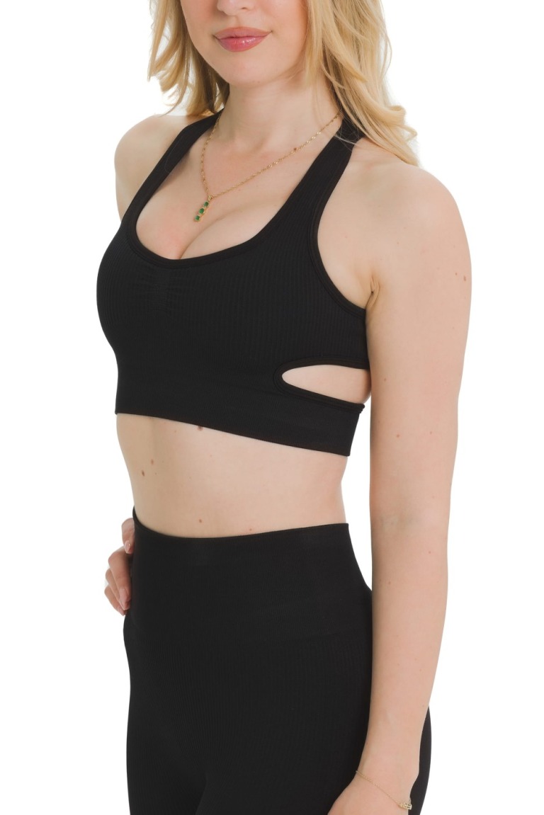 Lanuma Luxe bezšvový top v čiernej farbe poskytuje pohodlné a priliehavé nosenie. Pružný seamless materiál je vhodný na tréning aj každodenné nosenie.