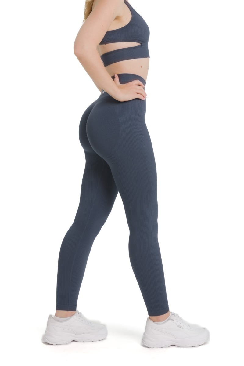 Lanuma Luxe bezšvové legíny vo farbe cielo s vysokým pásom a push-up efektom. Mäkký seamless materiál sa dokonale prispôsobí telu a poskytuje maximálne pohodlie.