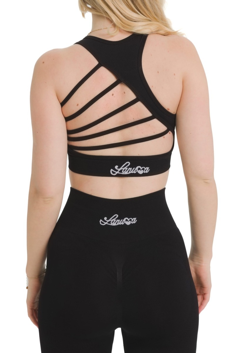 Lanuma Pure bezšvový top v čiernej farbe poskytuje pohodlné a priliehavé nosenie. Pružný seamless materiál zabezpečuje príjemný pocit pri tréningu aj každodennom nosení.